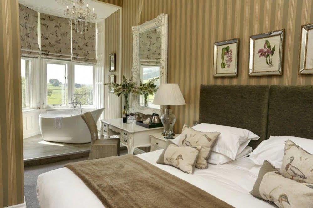 Falcon Manor Hotel 4*