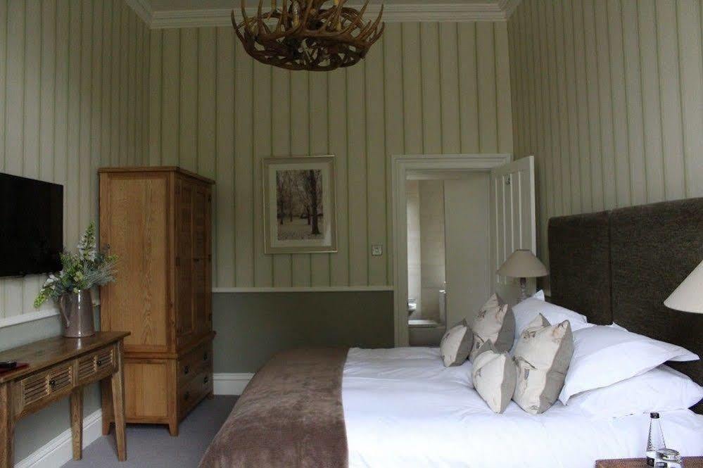 Falcon Manor 4* Settle
